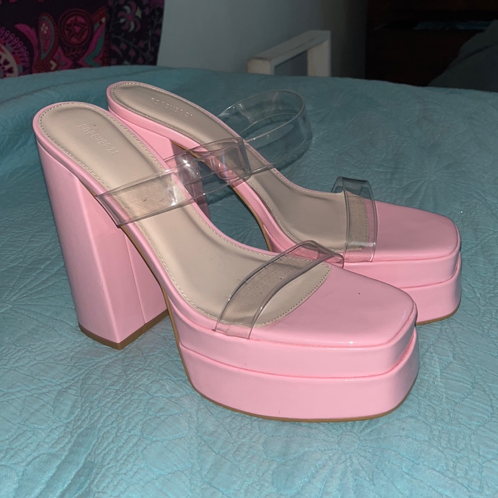 Size 9 light pink platform chunky high heels